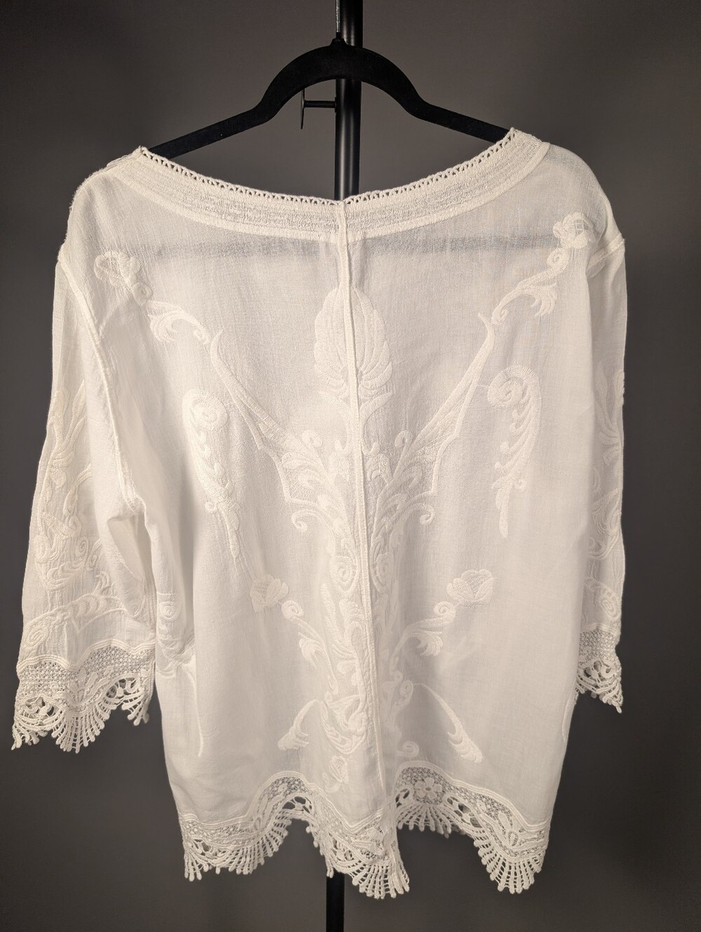 Chico's Ivory Embroidered Cotton Boho Crochet Lace Top Size 1 A-229 - Picture 3 of 10